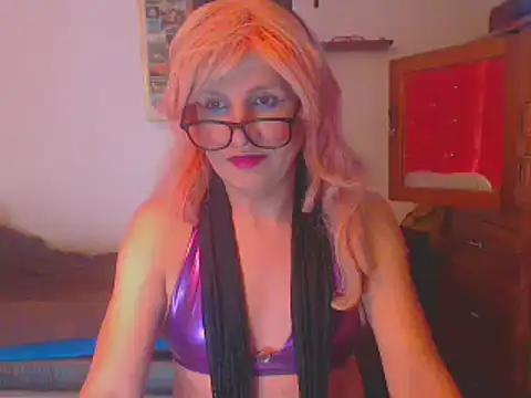 Snapshot of LorenJade chatting on February 22, 2025, 7:12 am LorenJade online show from February 22, 2025, 7:12 am