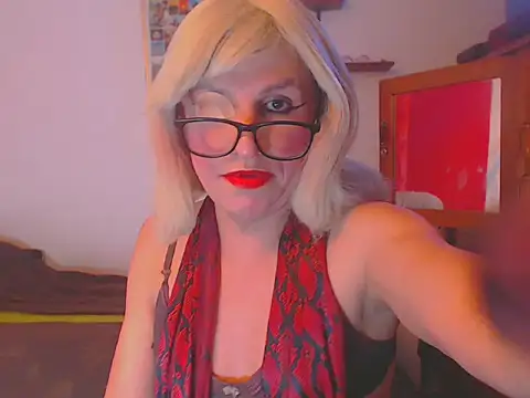 Snapshot of LorenJade chatting on March 10, 2025, 7:21 am LorenJade online show from March 10, 2025, 7:21 am