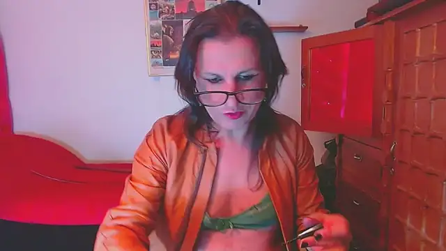 Snapshot of LorenJade chatting on October 28, 2025, 7:45 am LorenJade online show from October 28, 2025, 7:45 am