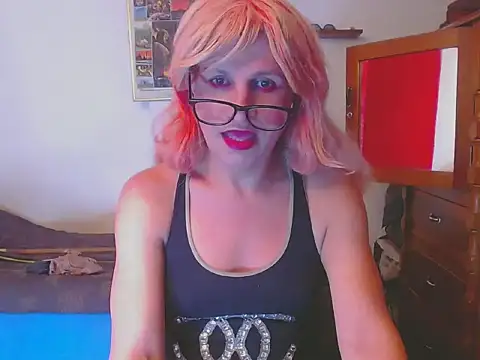 LorenJade online show from February 9, 2026, 7:34 am