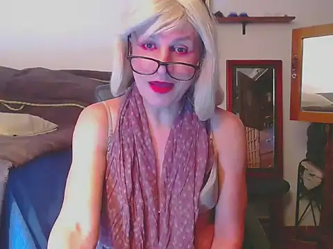 LorenJade online show from May 2, 2026, 9:25 am