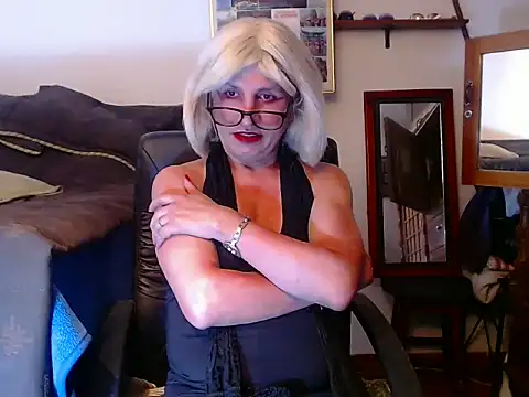 LorenJade online show from June 19, 2026, 7:45 am