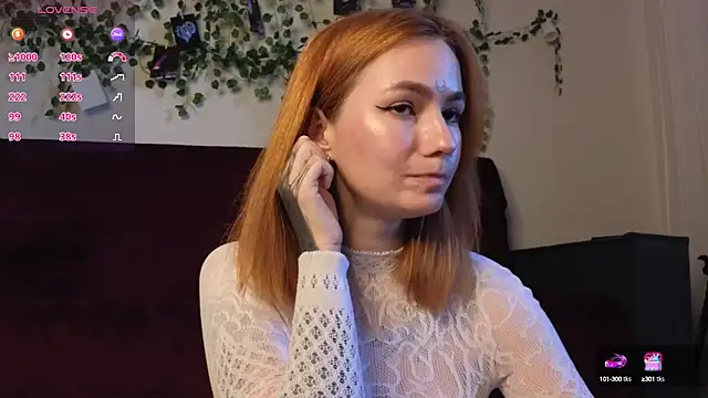 girl with snaketatto0 online show from September 16, 2025, 4:35 am