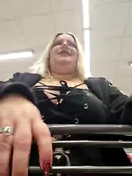 Curvy Lucy online show from December 17, 2024, 9:50 am