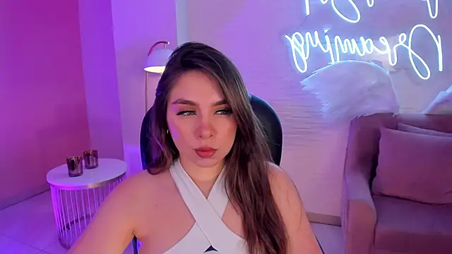 Snapshot of EloisaOlivero chatting on January 13, 2025, 11:19 am EloisaOlivero online show from January 13, 2025, 11:19 am
