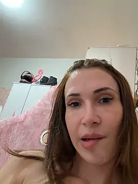 Irresistible24 online show from April 22, 2026, 6:42 pm