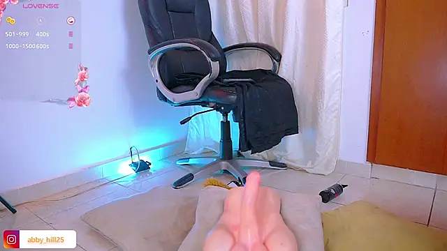 Snapshot of abbyhill27 chatting on February 8, 2025, 7:48 am abbyhill27 online show from February 8, 2025, 7:48 am