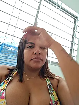 Snapshot of CanelitaPasion chatting on December 14, 2024, 12:44 pm CanelitaPasion online show from December 14, 2024, 12:44 pm