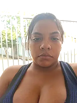 Snapshot of CanelitaPasion chatting on February 3, 2025, 9:39 pm CanelitaPasion online show from February 3, 2025, 9:39 pm