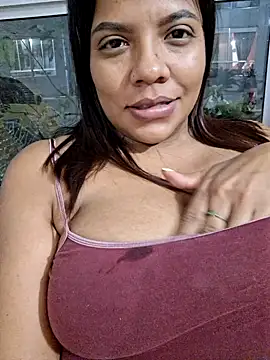 Snapshot of CanelitaPasion chatting on March 19, 2025, 11:47 pm CanelitaPasion online show from March 19, 2025, 11:47 pm