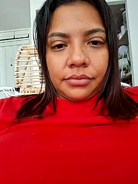 Snapshot of CanelitaPasion chatting on March 20, 2025, 10:18 pm CanelitaPasion online show from March 20, 2025, 10:18 pm