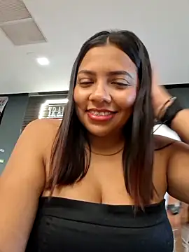 Snapshot of CanelitaPasion chatting on September 28, 2025, 9:42 pm CanelitaPasion online show from September 28, 2025, 9:42 pm