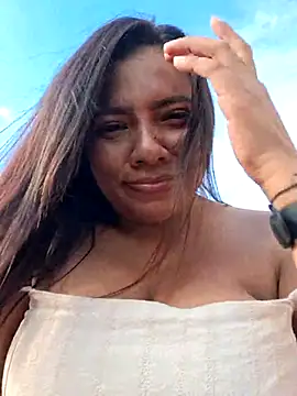 Snapshot of CanelitaPasion chatting on October 1, 2025, 9:54 pm CanelitaPasion online show from October 1, 2025, 9:54 pm