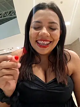 Snapshot of CanelitaPasion chatting on October 8, 2025, 10:29 pm CanelitaPasion online show from October 8, 2025, 10:29 pm