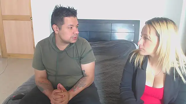 Snapshot of sexy_girls1 chatting on October 18, 2025, 2:51 pm sexy girls1 online show from October 18, 2025, 2:51 pm