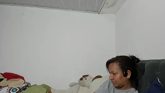 Snapshot of Laflaka22 chatting on October 4, 2025, 12:41 am Laflaka22 online show from October 4, 2025, 12:41 am