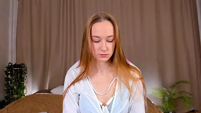 Snapshot of Sweett_Monica chatting on September 30, 2025, 12:04 am Sweett Monica online show from September 30, 2025, 12:04 am