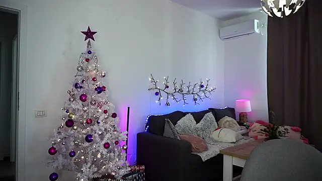 Carrolyna online show from December 25, 2024, 8:51 am