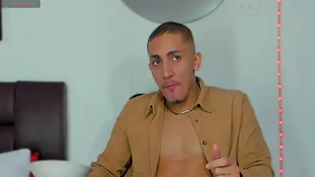 MikeRoss7777 online show from September 18, 2025, 1:35 pm