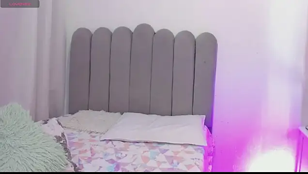 andrea osorio  online show from October 13, 2025, 11:43 am