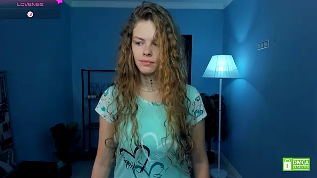 RayaNenlia online show from December 21, 2025, 5:03 am