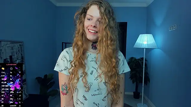 Snapshot of RayaNenlia chatting on February 15, 2026, 5:15 am RayaNenlia online show from February 15, 2026, 5:15 am