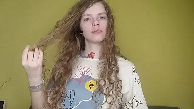 Snapshot of RayaNenlia chatting on February 24, 2026, 6:33 am RayaNenlia online show from February 24, 2026, 6:33 am