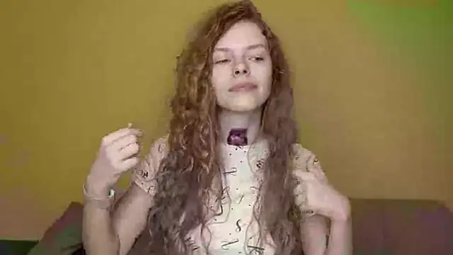 Snapshot of RayaNenlia chatting on March 1, 2026, 5:09 am RayaNenlia online show from March 1, 2026, 5:09 am