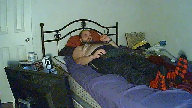 Snapshot of caressonnous chatting on December 20, 2024, 12:08 am caressonnous online show from December 20, 2024, 12:08 am