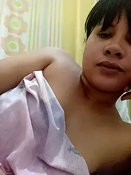 Yara0k online show from December 13, 2024, 1:33 pm