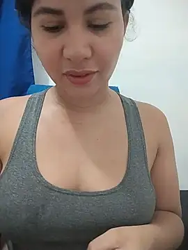 Yara0k online show from May 18, 2026, 7:03 am