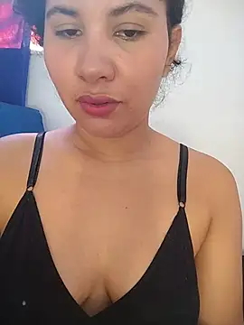 Yara0k online show from May 20, 2026, 11:49 am