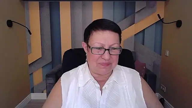 Snapshot of BarbaraTurners chatting on October 10, 2025, 6:29 pm BarbaraTurners online show from October 10, 2025, 6:29 pm