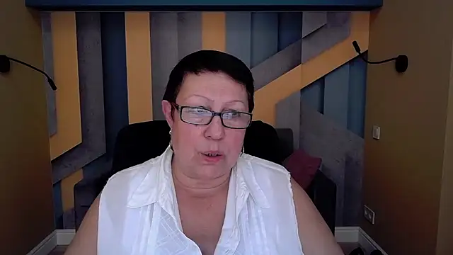 Snapshot of BarbaraTurners chatting on October 13, 2025, 6:52 pm BarbaraTurners online show from October 13, 2025, 6:52 pm