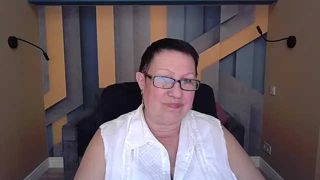 Snapshot of BarbaraTurners chatting on October 31, 2025, 7:37 pm BarbaraTurners online show from October 31, 2025, 7:37 pm