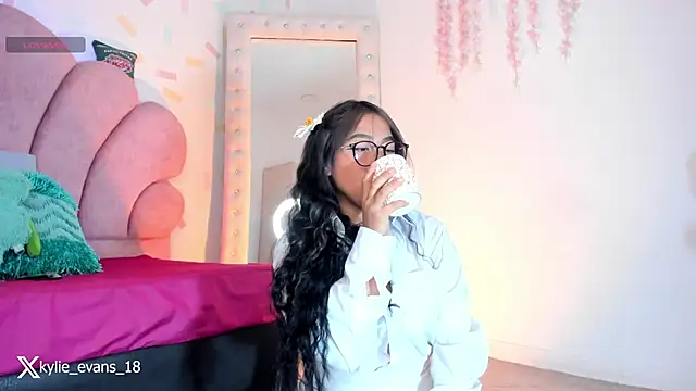 Snapshot of evelyn_evans_1 chatting on March 9, 2025, 2:50 am evelyn evans 1 online show from March 9, 2025, 2:50 am