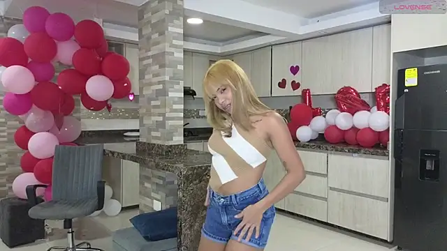 Snapshot of xalicesfantasyx chatting on February 18, 2025, 6:15 am xalicesfantasyx online show from February 18, 2025, 6:15 am