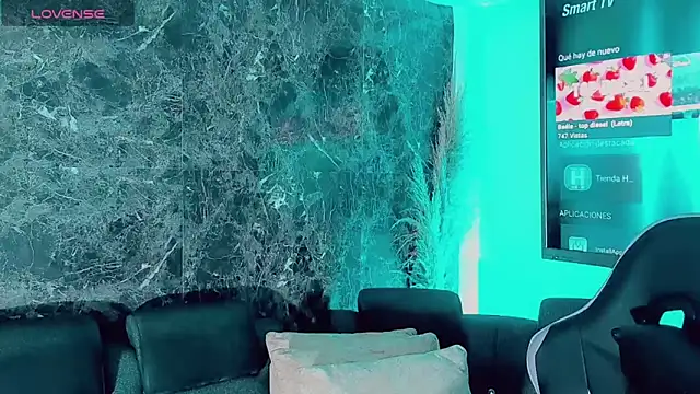 Emmaa Saenz  online show from February 8, 2026, 12:25 am