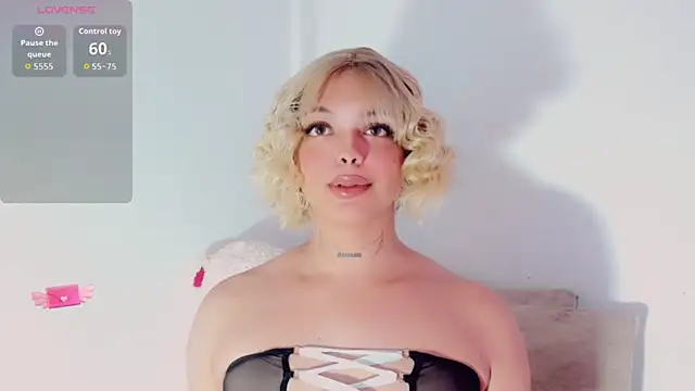 Emmaa Saenz  online show from July 21, 2026, 10:56 pm