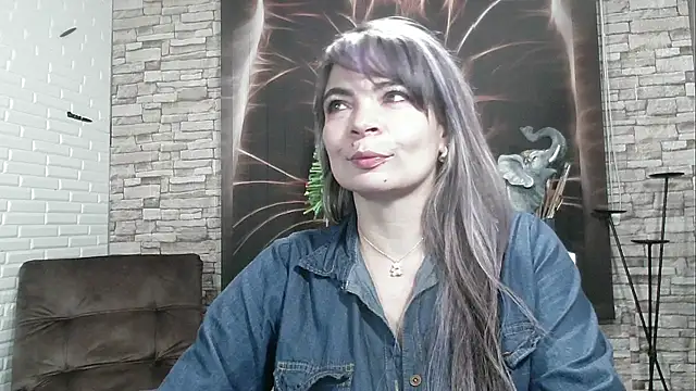 Snapshot of charlotedoll chatting on January 1, 2025, 6:15 am charlotedoll online show from January 1, 2025, 6:15 am