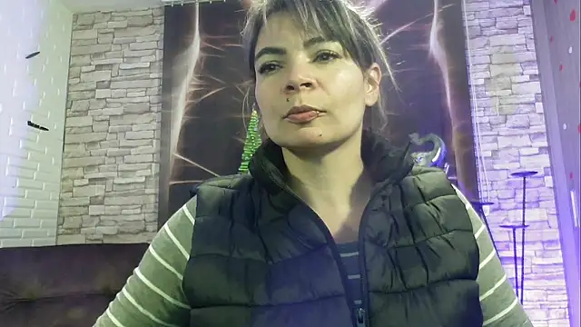 Snapshot of charlotedoll chatting on January 3, 2025, 1:38 am charlotedoll online show from January 3, 2025, 1:38 am