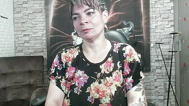 Snapshot of charlotedoll chatting on February 15, 2025, 4:58 am charlotedoll online show from February 15, 2025, 4:58 am