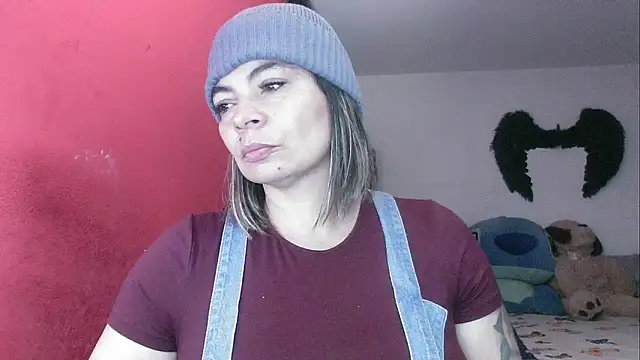 charlotedoll online show from May 3, 2026, 4:29 am