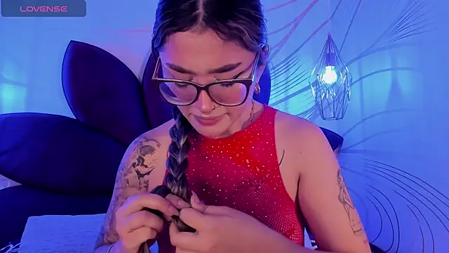 Snapshot of Arianavillada chatting on February 1, 2025, 3:30 am Arianavillada online show from February 1, 2025, 3:30 am