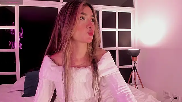 Snapshot of Arianavillada chatting on February 20, 2025, 2:07 am Arianavillada online show from February 20, 2025, 2:07 am