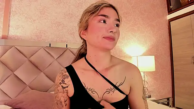 Snapshot of Arianavillada chatting on September 26, 2025, 3:21 am Arianavillada online show from September 26, 2025, 3:21 am