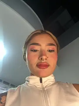 Snapshot of Arianavillada chatting on September 28, 2025, 3:56 am Arianavillada online show from September 28, 2025, 3:56 am