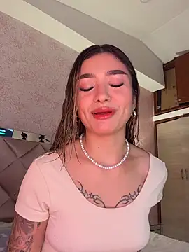 Snapshot of Arianavillada chatting on February 12, 2026, 3:34 am Arianavillada online show from February 12, 2026, 3:34 am