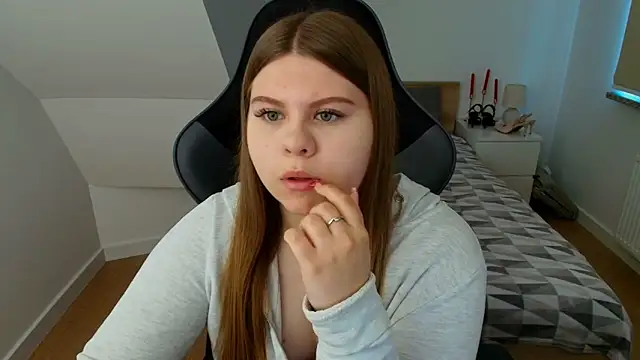 AbbyPleasure online show from May 6, 2026, 9:47 am