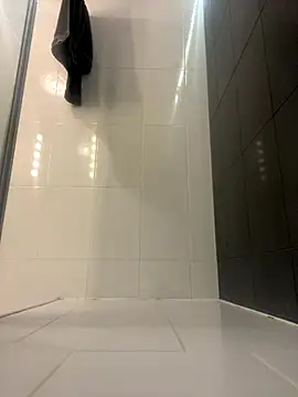 Snapshot of tomaszshow chatting on November 15, 2025, 4:21 am tomaszshow online show from November 15, 2025, 4:21 am